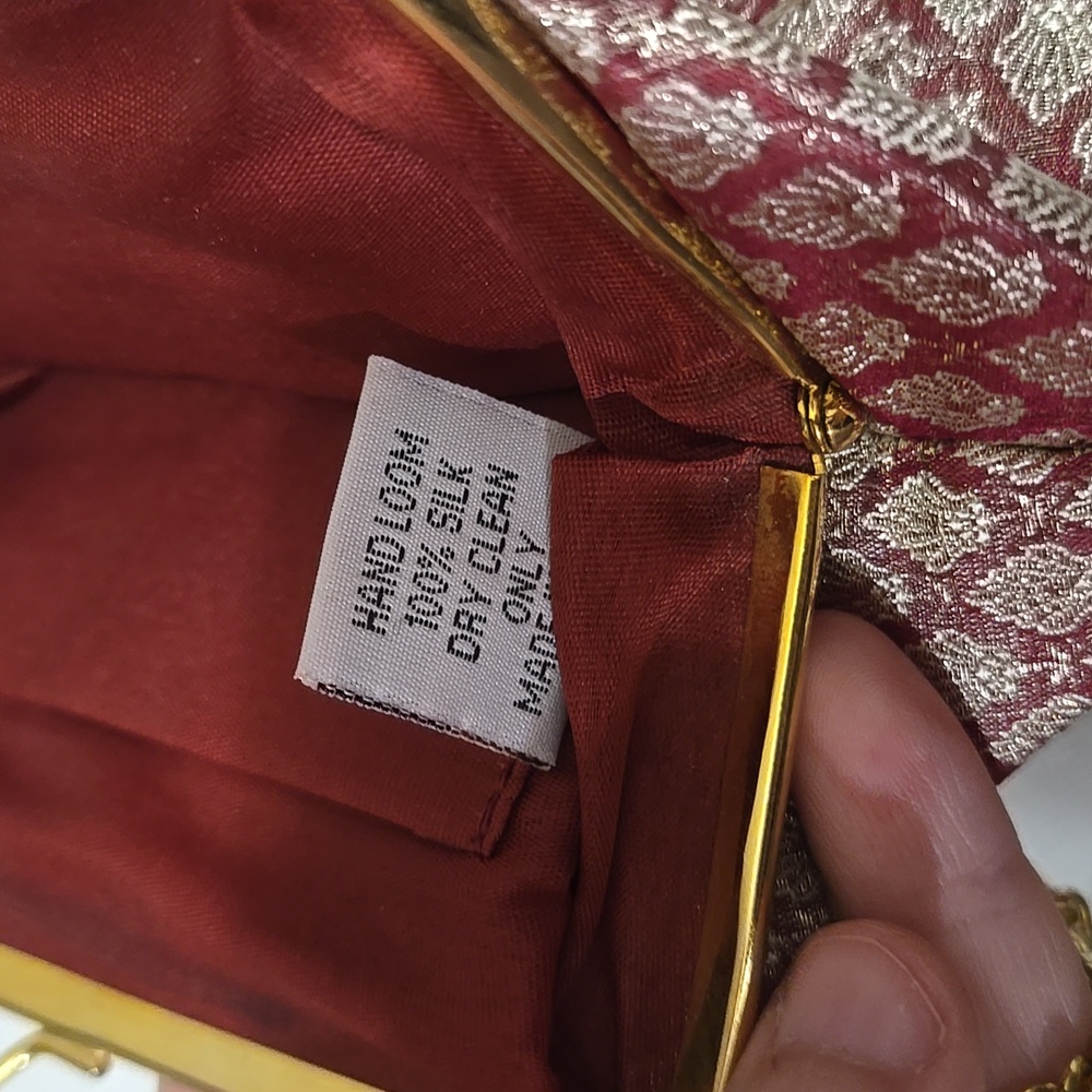 Cottage Product Wine and gold woven silk evening kisslock handbag - Picture 5 of 6